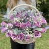 35 сиреневых роз в корзине